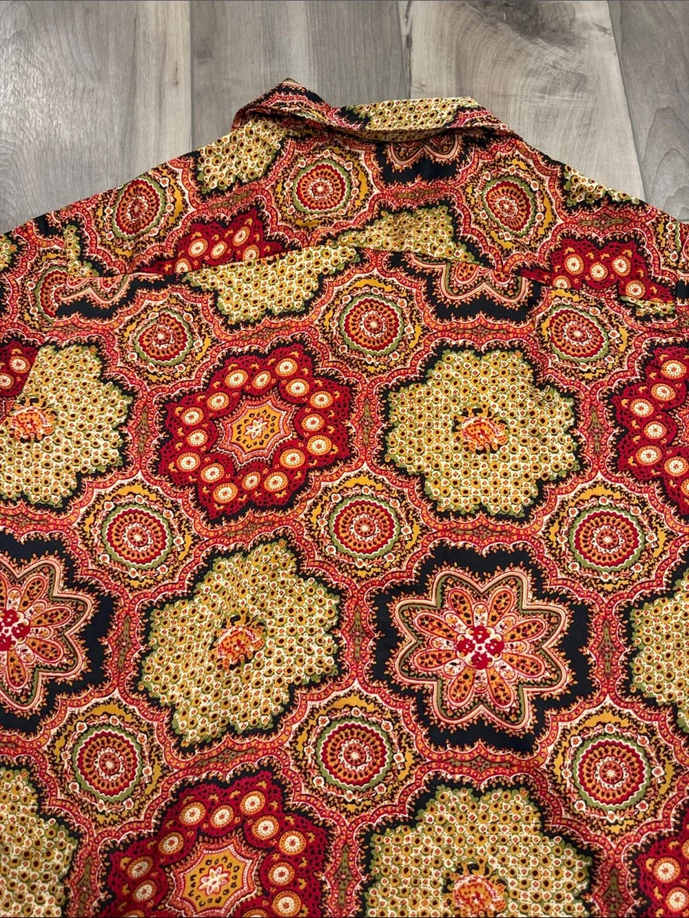 THE GREAT. The Richmond Medallion Print Camp Short Sleeve Button Up Shirt Blouse - Picture 7 of 10